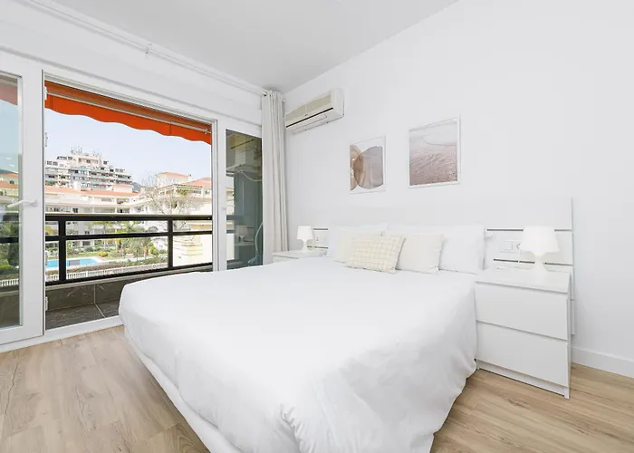 Amazing Carihuela View & Parking 토레몰리노스